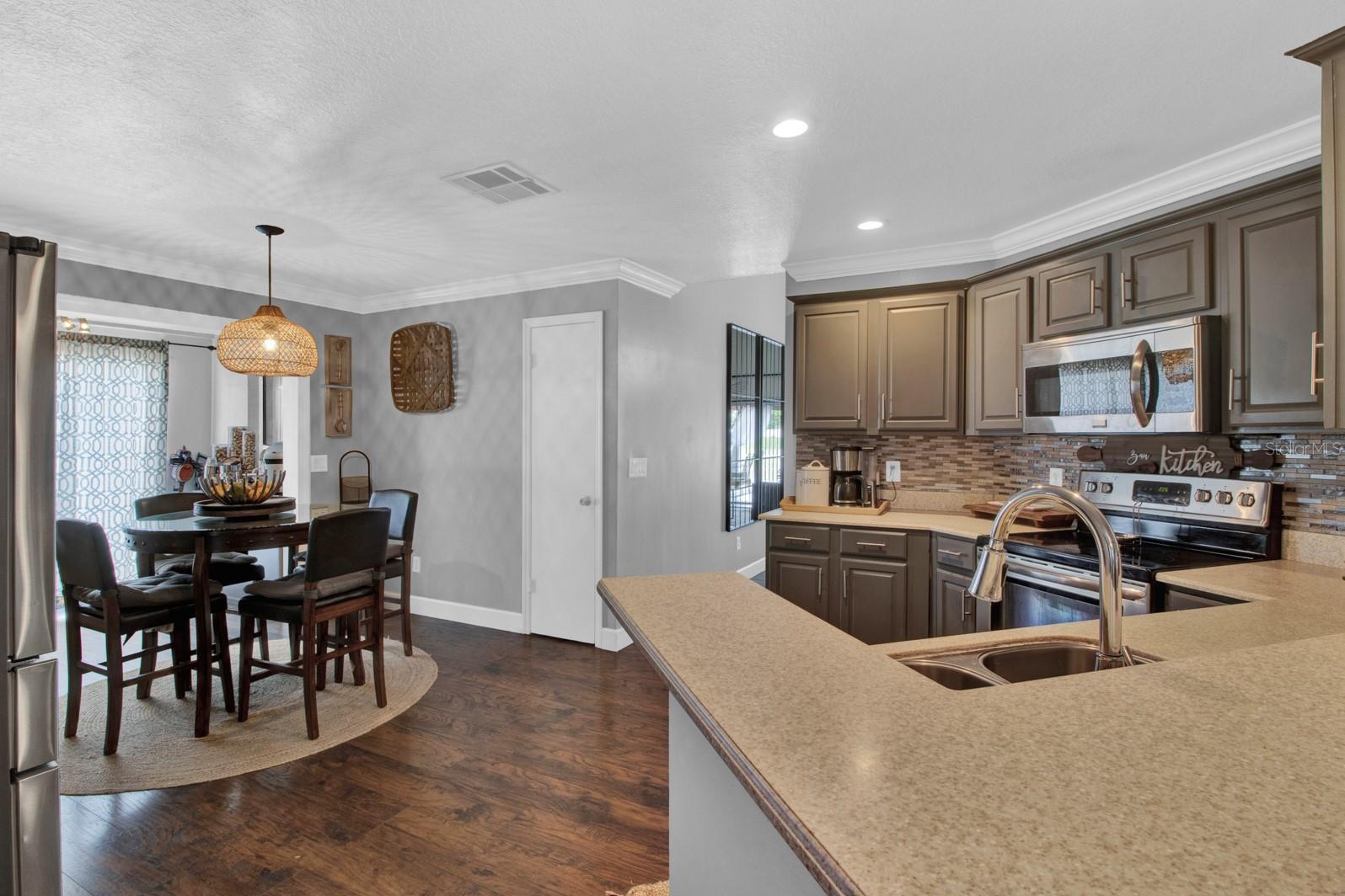 Image 17 of 40 For 106 Sandalwood Drive