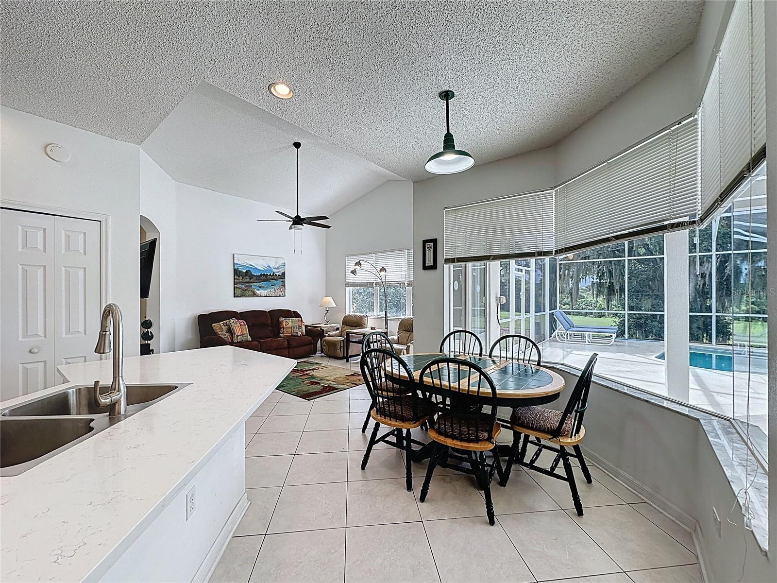 Image 12 of 98 For 1674 Waterview Loop