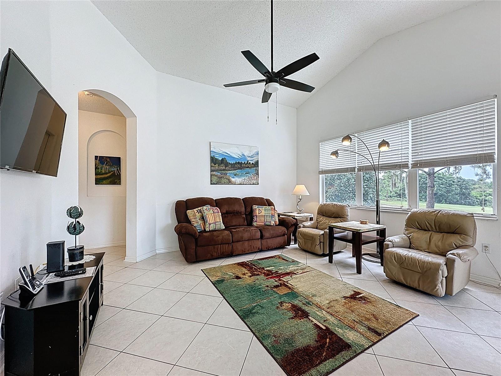 Image 21 of 98 For 1674 Waterview Loop