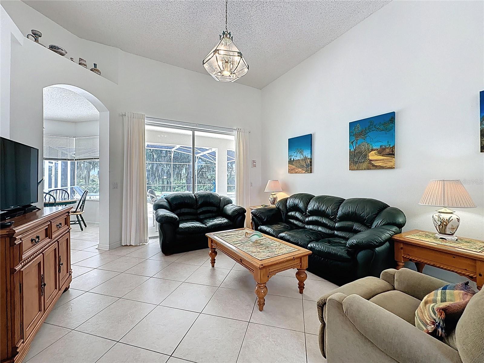 Image 7 of 98 For 1674 Waterview Loop