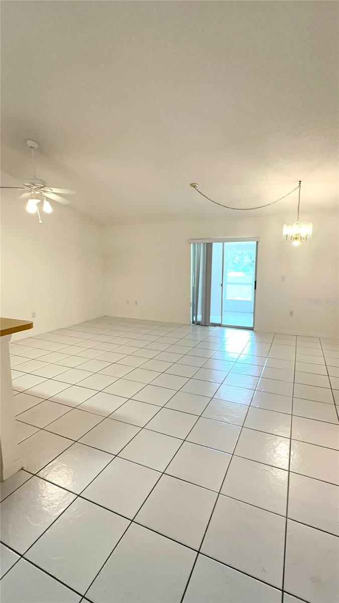 Image 4 of 11 For 1160 Jade East Lane 1160