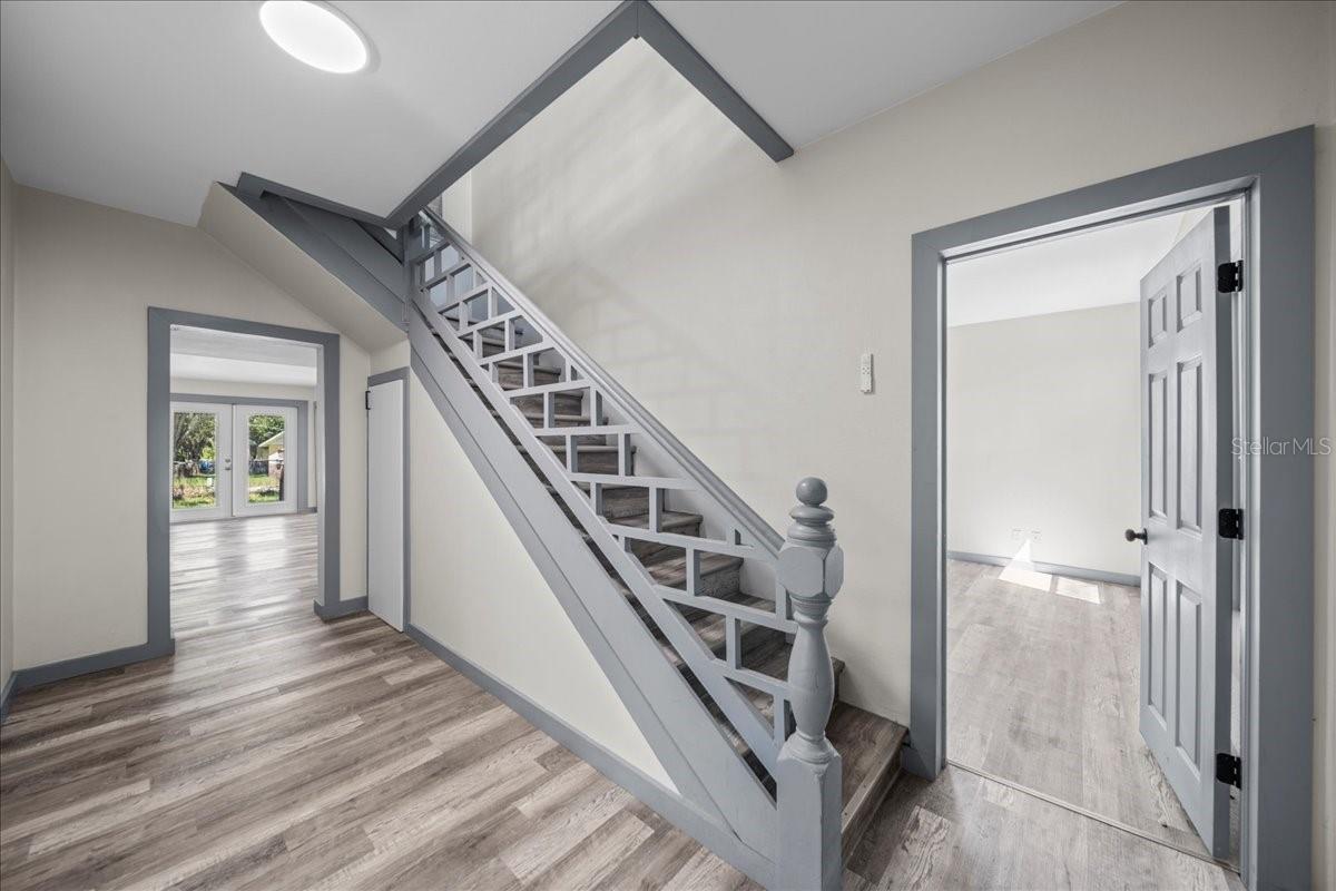 Image 11 of 45 For 210 15th Street E