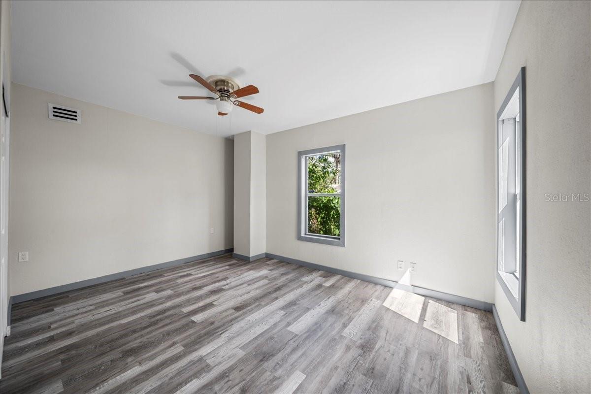 Image 13 of 45 For 210 15th Street E