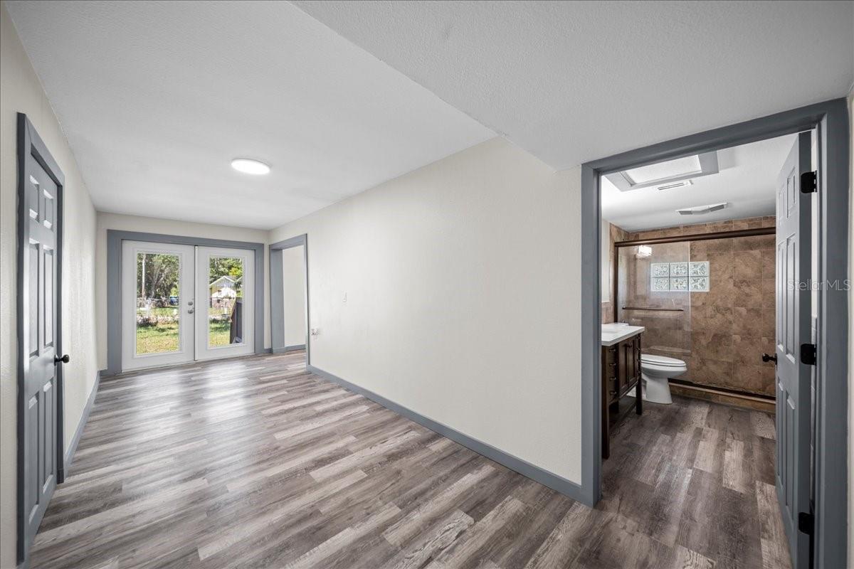 Image 18 of 45 For 210 15th Street E