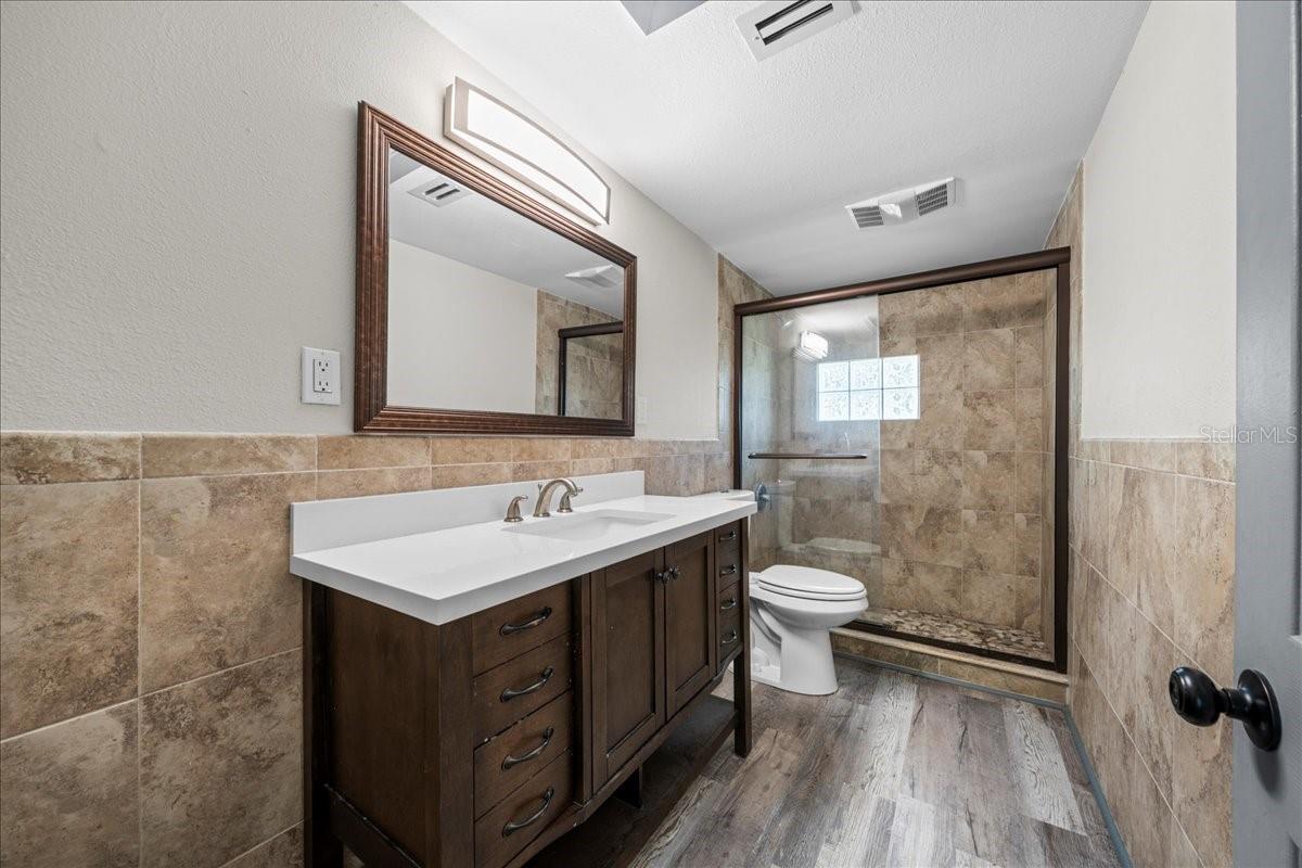 Image 19 of 45 For 210 15th Street E