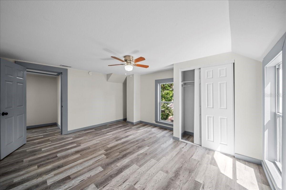 Image 29 of 45 For 210 15th Street E