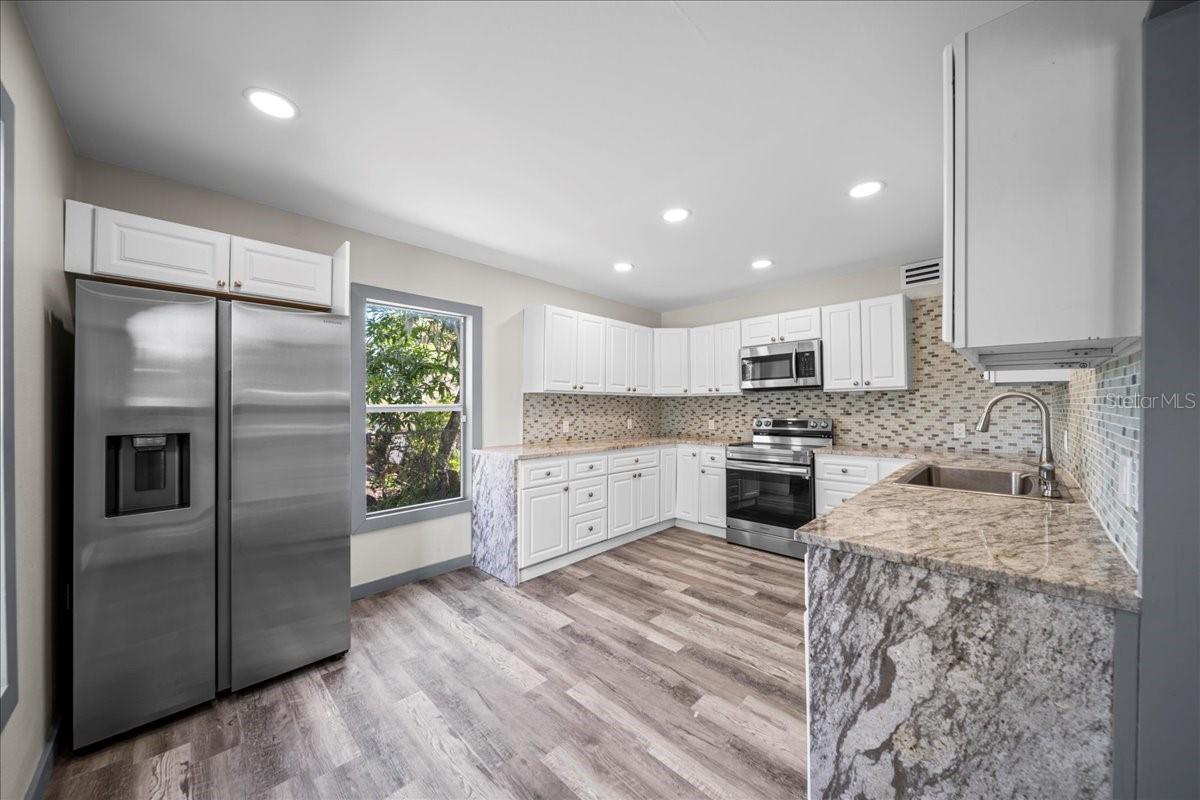 Image 3 of 45 For 210 15th Street E