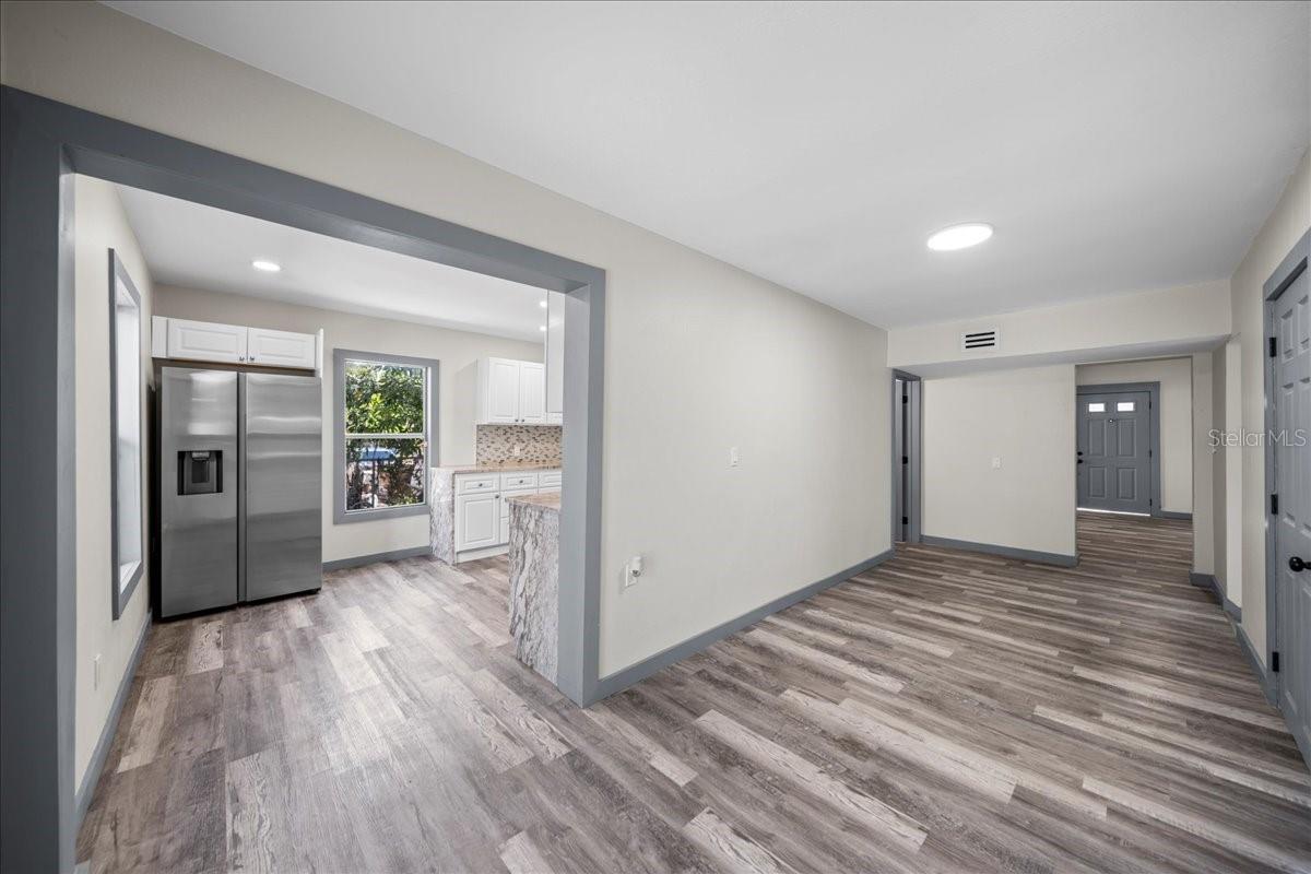 Image 5 of 45 For 210 15th Street E