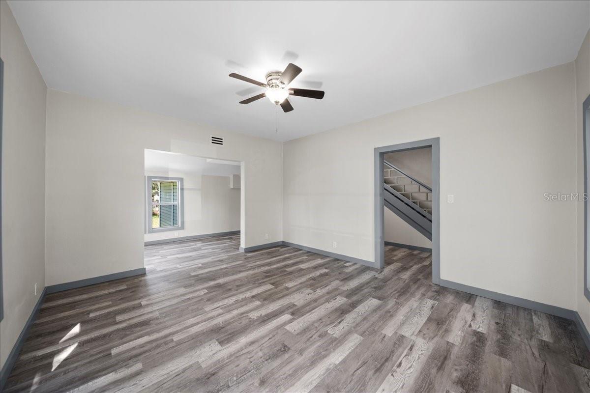 Image 7 of 45 For 210 15th Street E