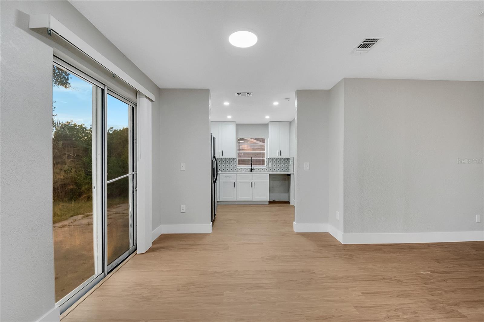 Image 19 of 37 For 2328 Dae Court