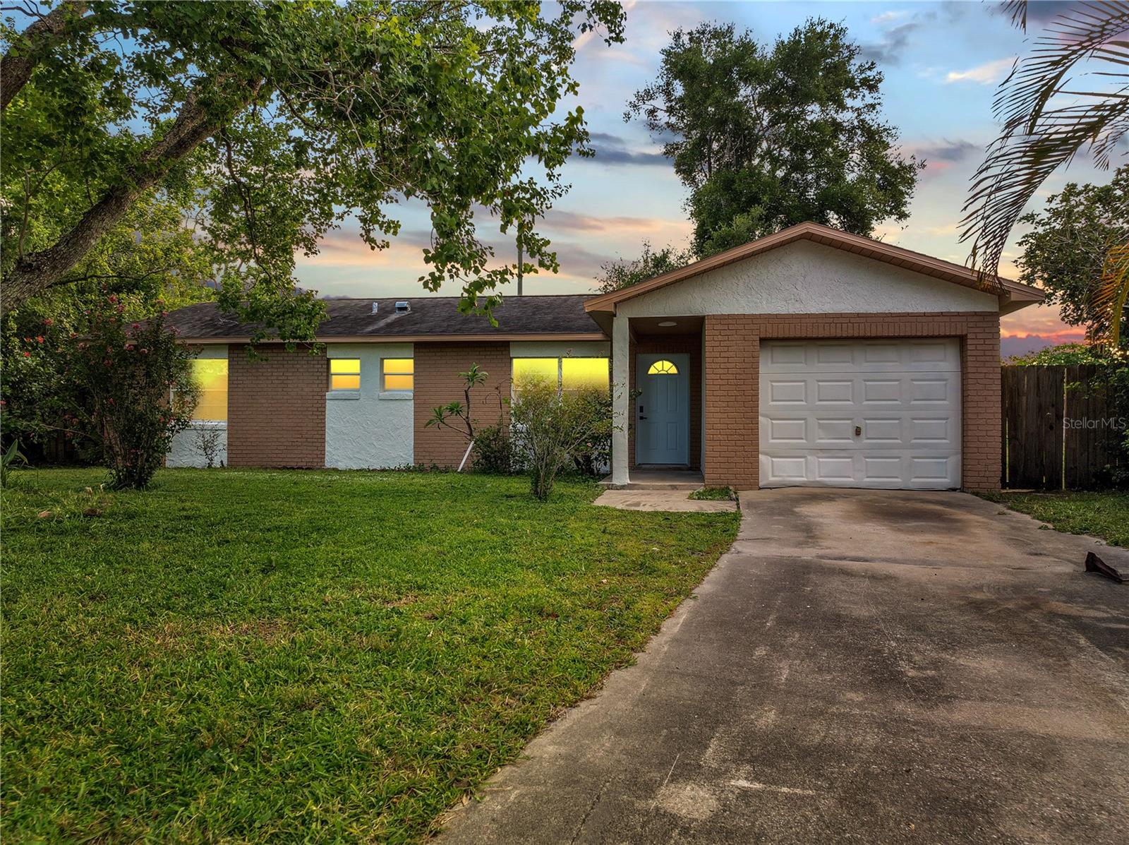 Image 3 of 37 For 2328 Dae Court