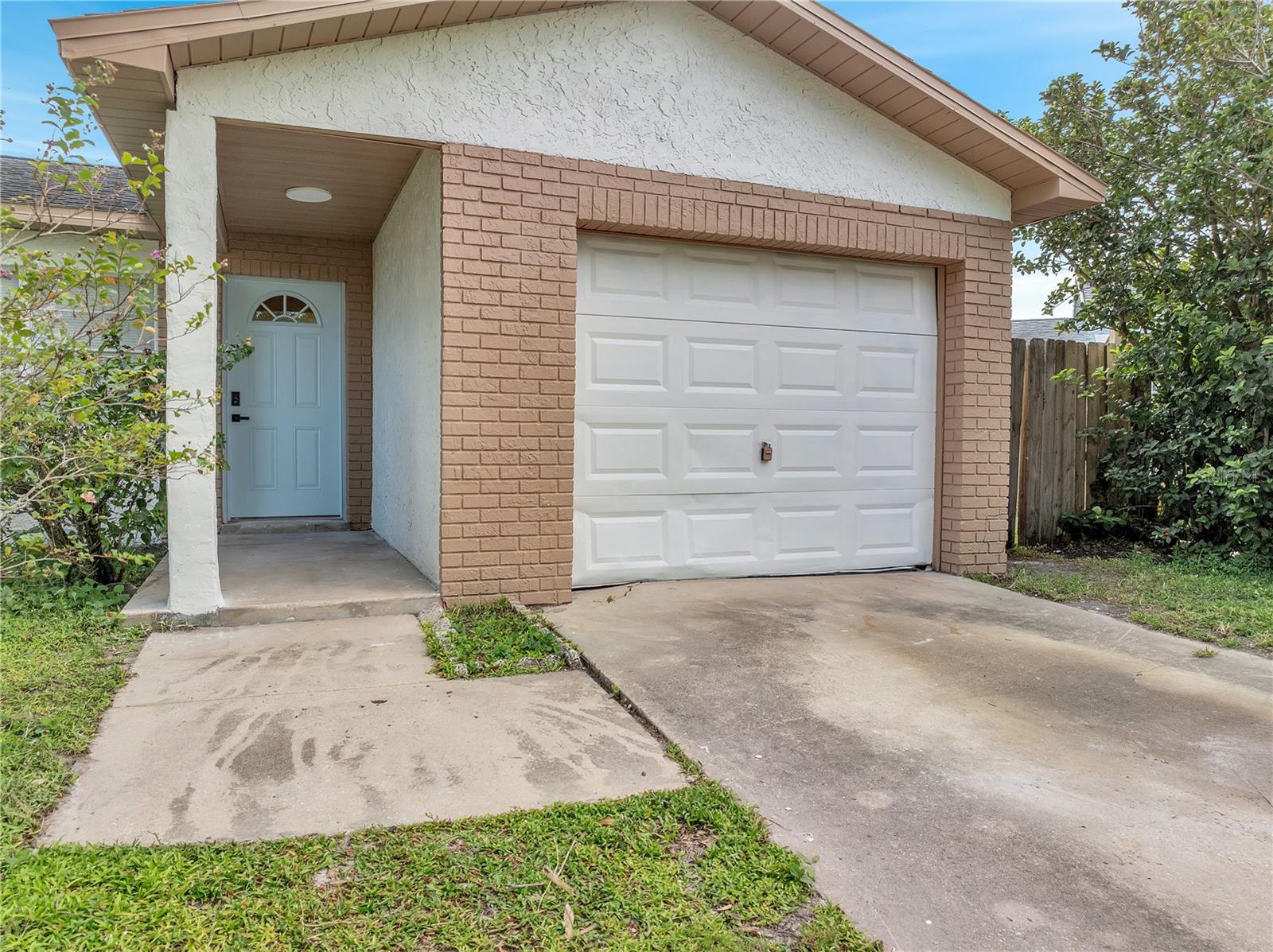 Image 4 of 37 For 2328 Dae Court
