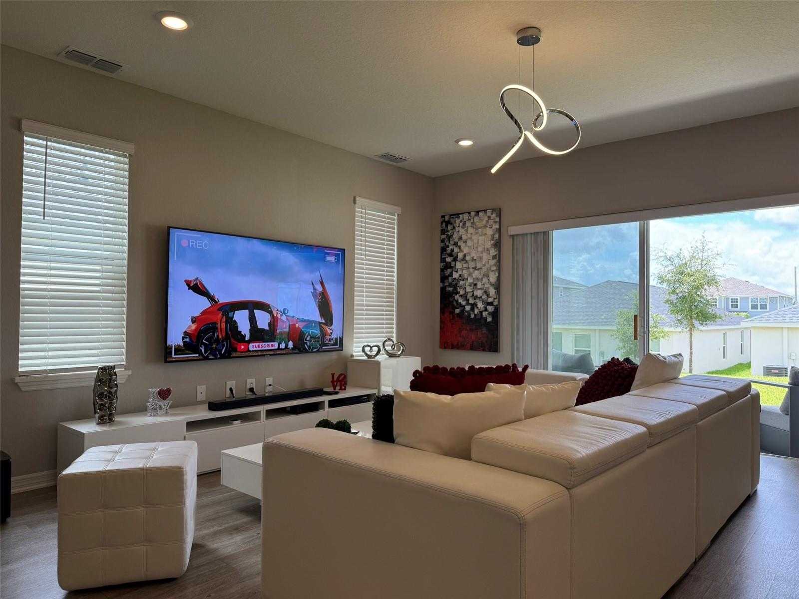 Image 4 of 69 For 2223 Orchid Drive