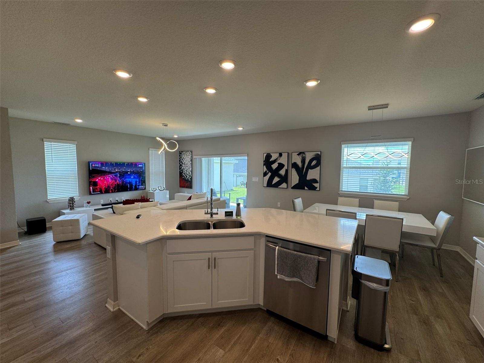 Image 44 of 69 For 2223 Orchid Drive