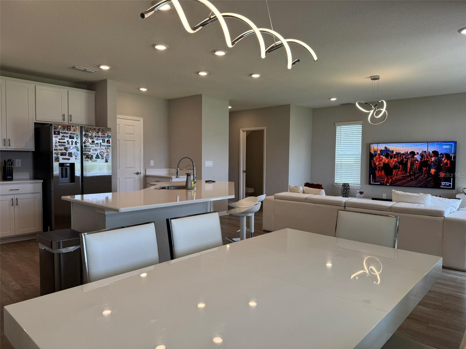 Image 8 of 69 For 2223 Orchid Drive