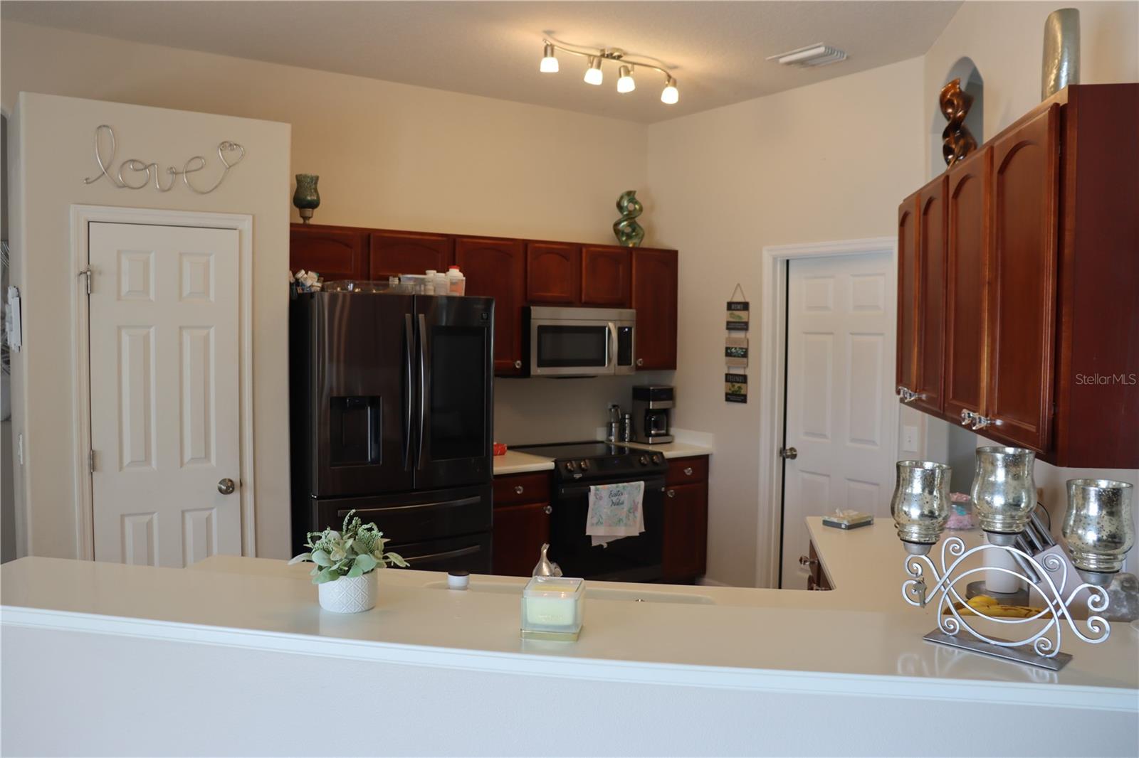 Image 15 of 27 For 6002 Renaissance Court