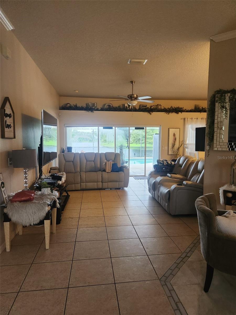 Image 4 of 27 For 6002 Renaissance Court
