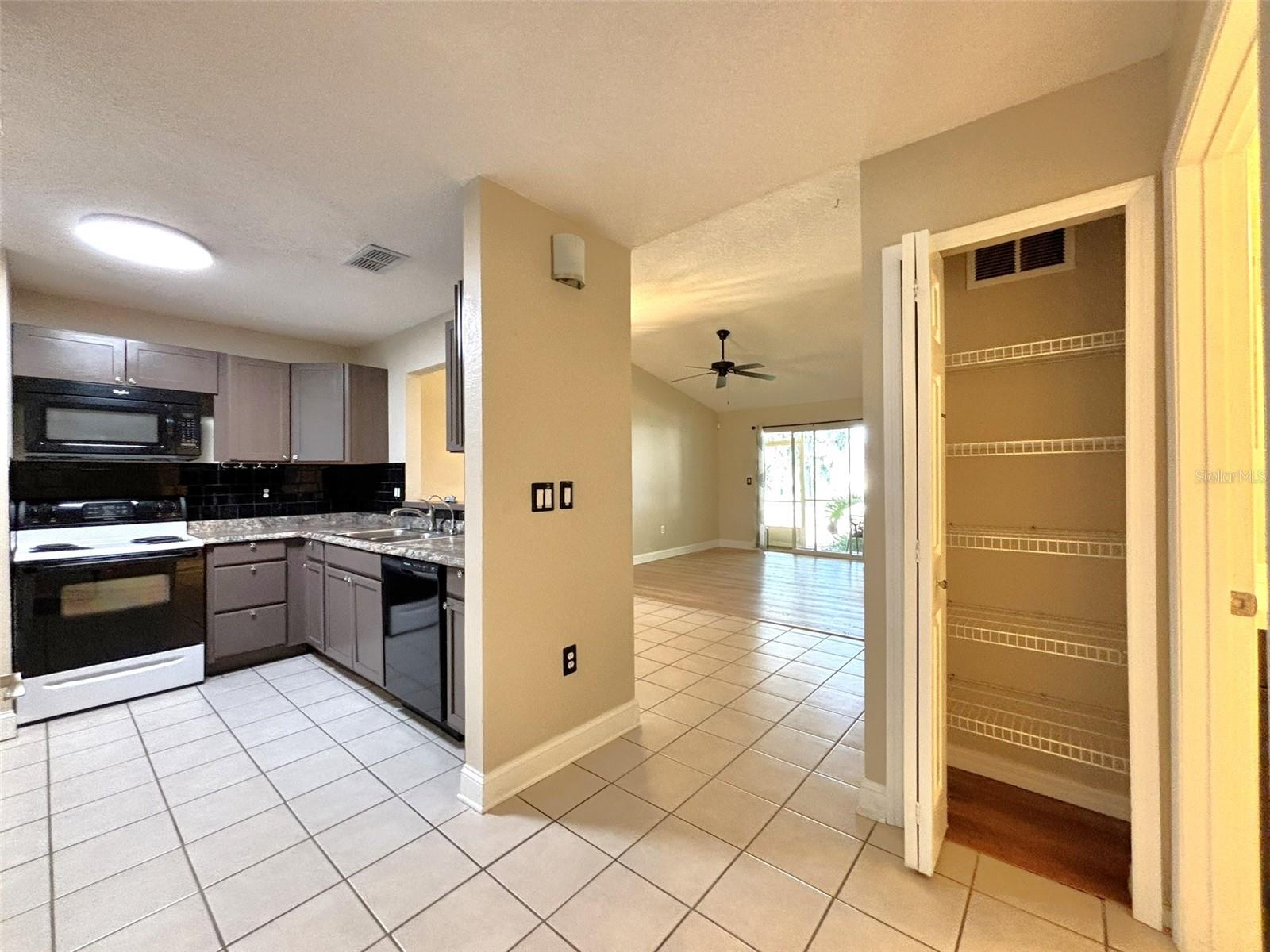 Image 7 of 17 For 3217 Queen Palms Court