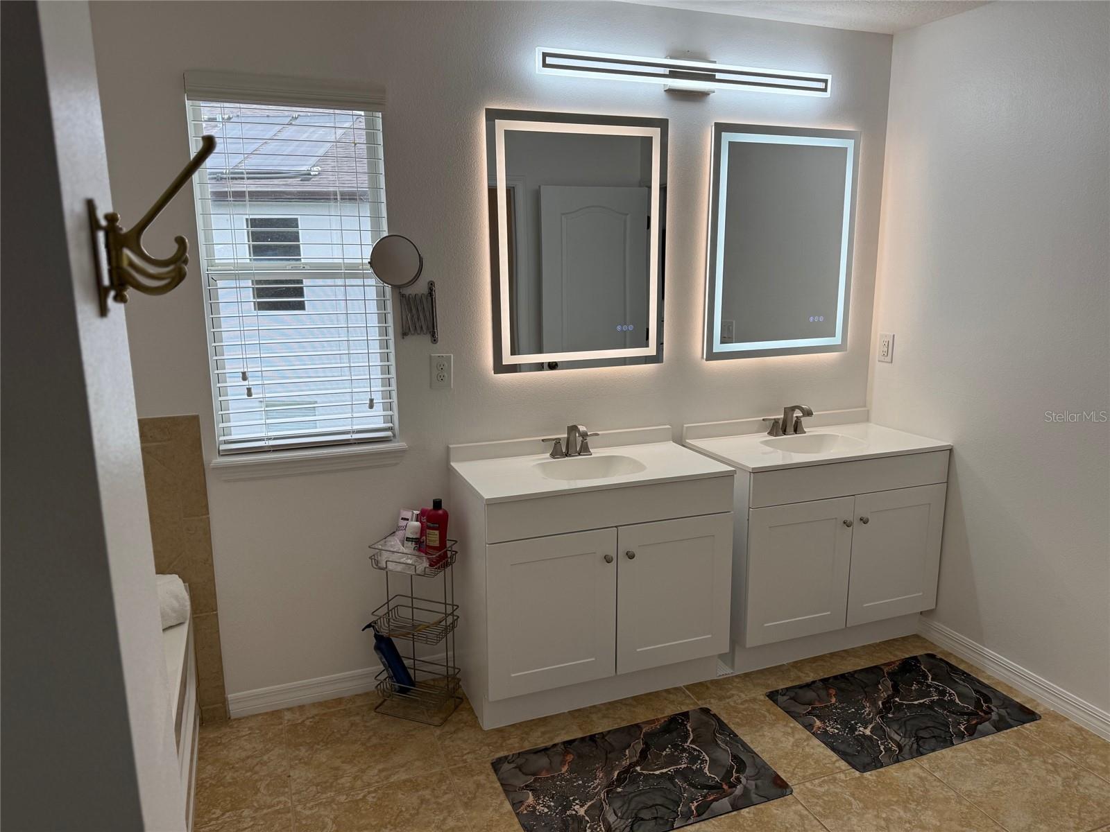 Image 20 of 42 For 12236 Fairlawn Drive