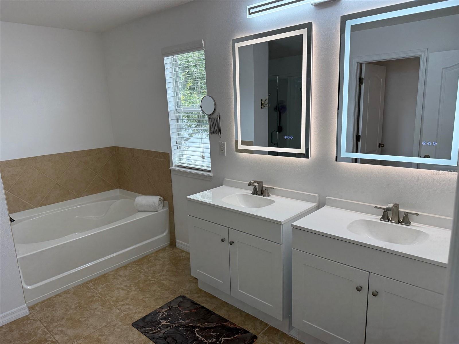 Image 21 of 42 For 12236 Fairlawn Drive