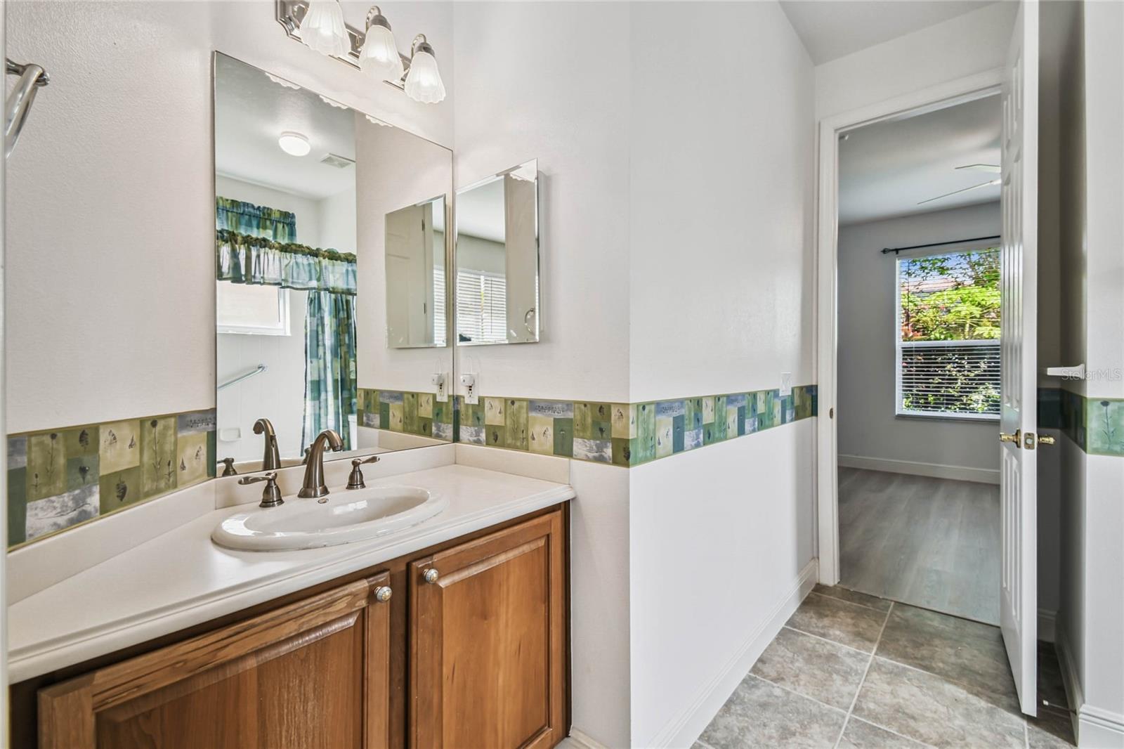 Image 31 of 52 For 93 Auburn Drive