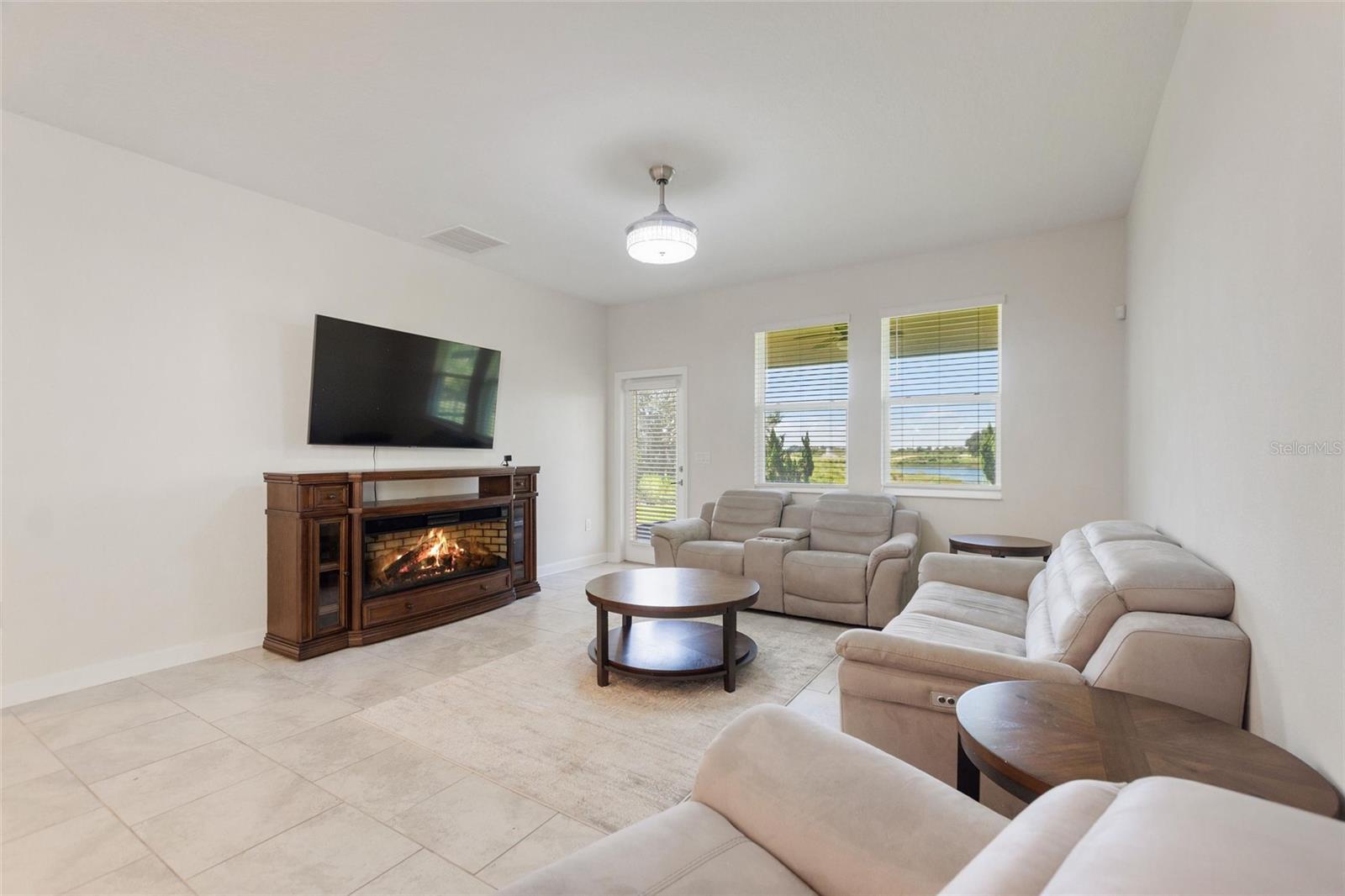 Image 10 of 63 For 8720 Pacific Dunes Dr