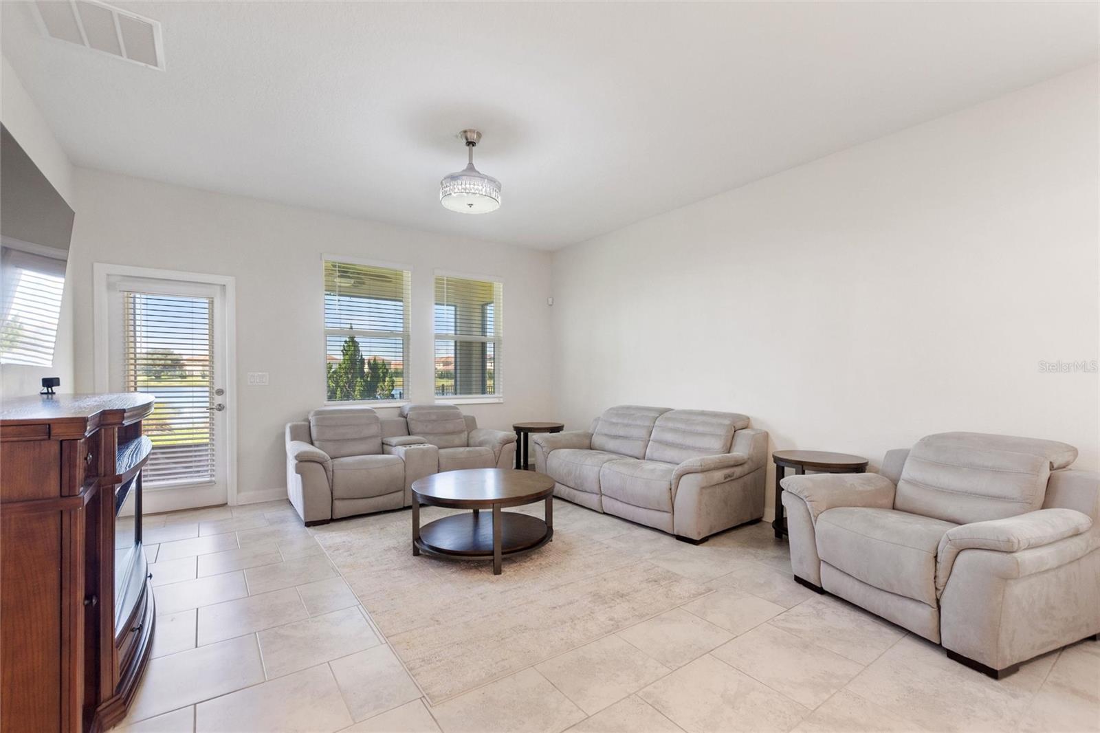 Image 11 of 63 For 8720 Pacific Dunes Dr
