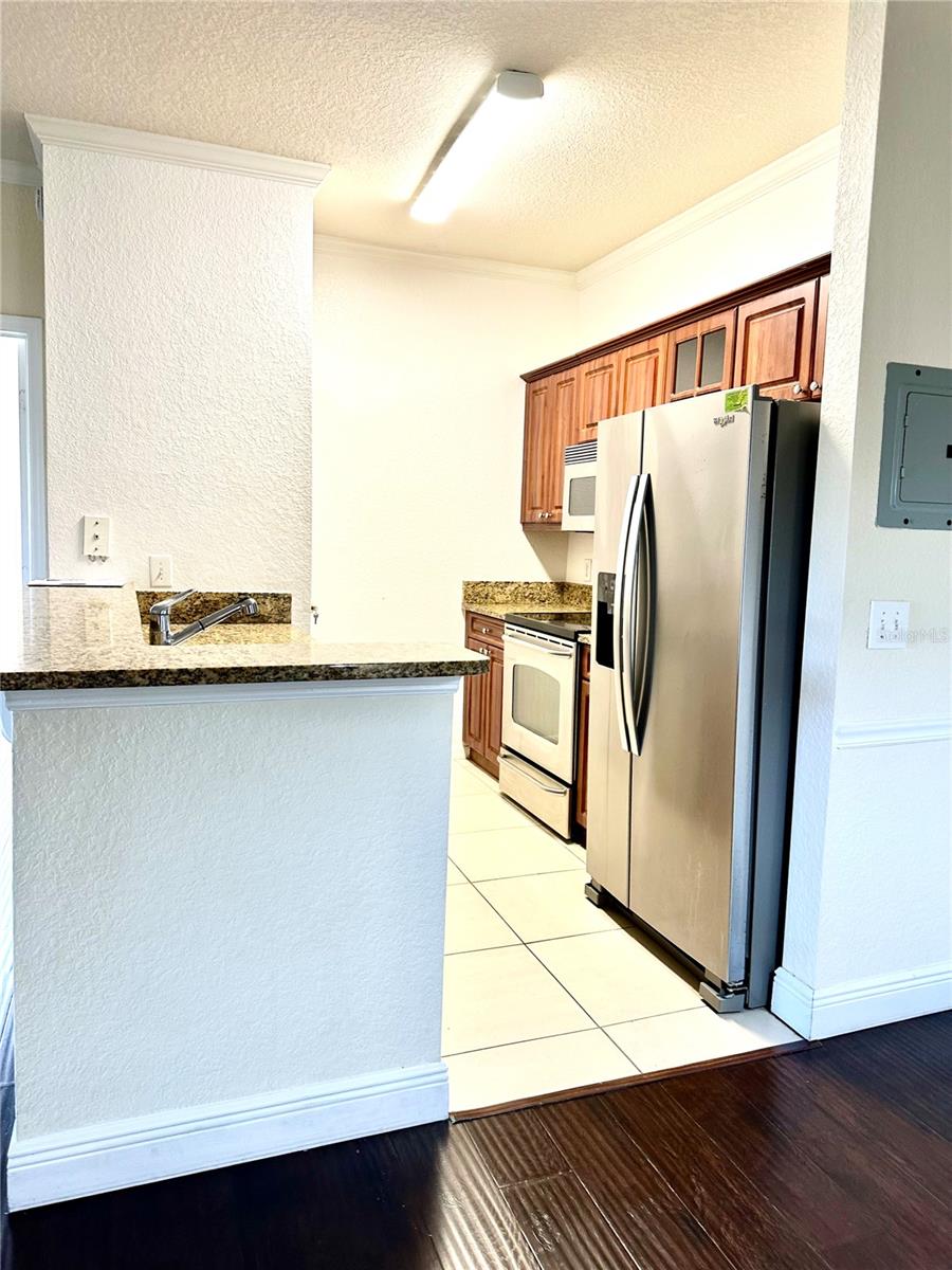 Image 6 of 13 For 3567 Conroy Road 1231