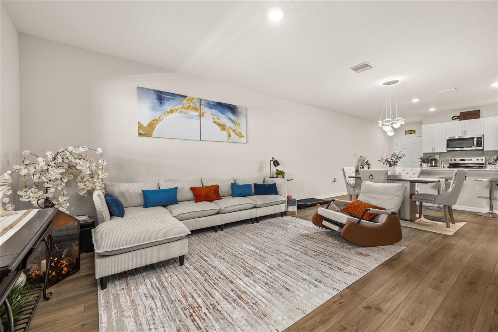 Image 15 of 32 For 4345 Hillock Boulevard