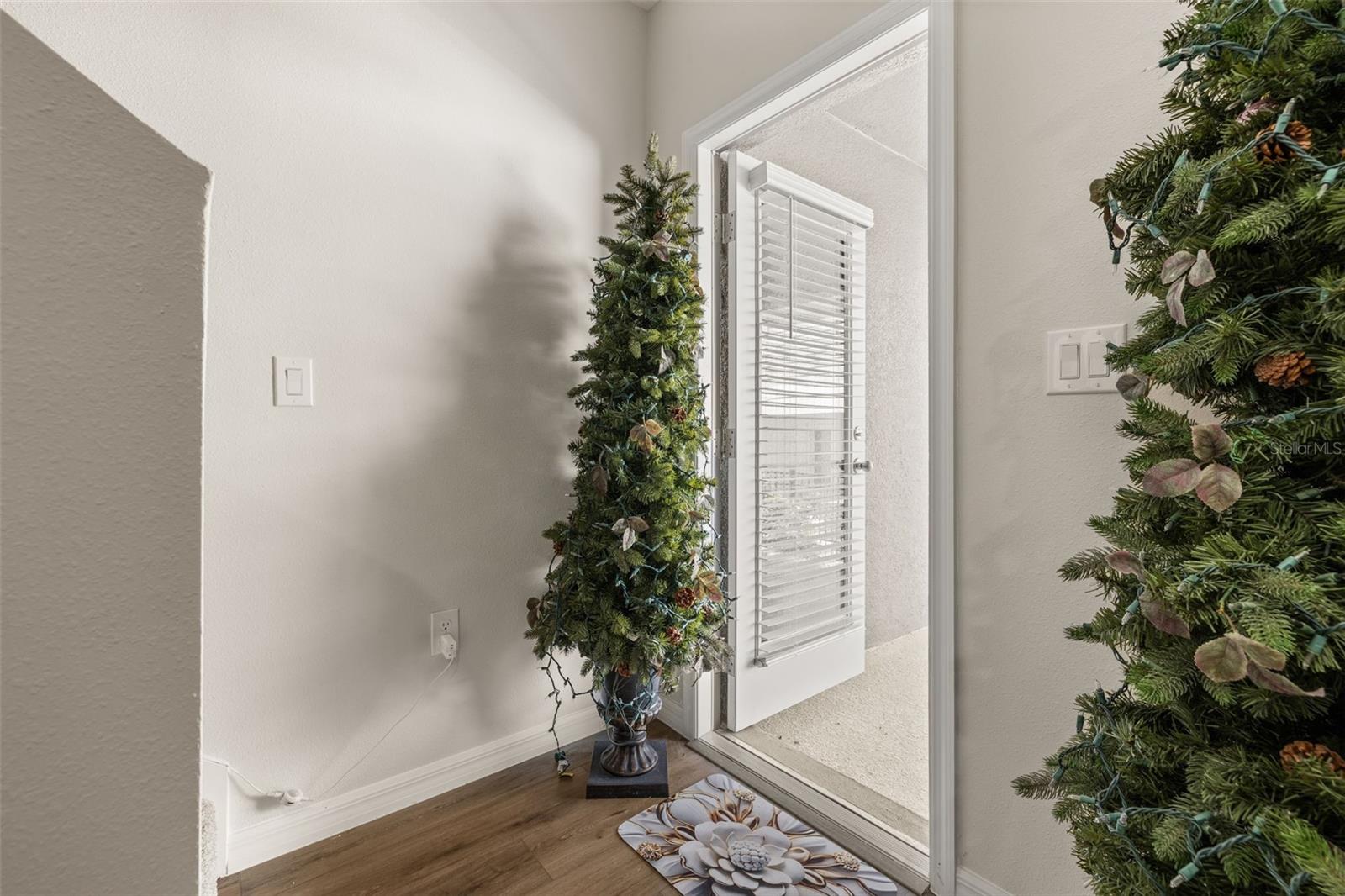 Image 18 of 32 For 4345 Hillock Boulevard