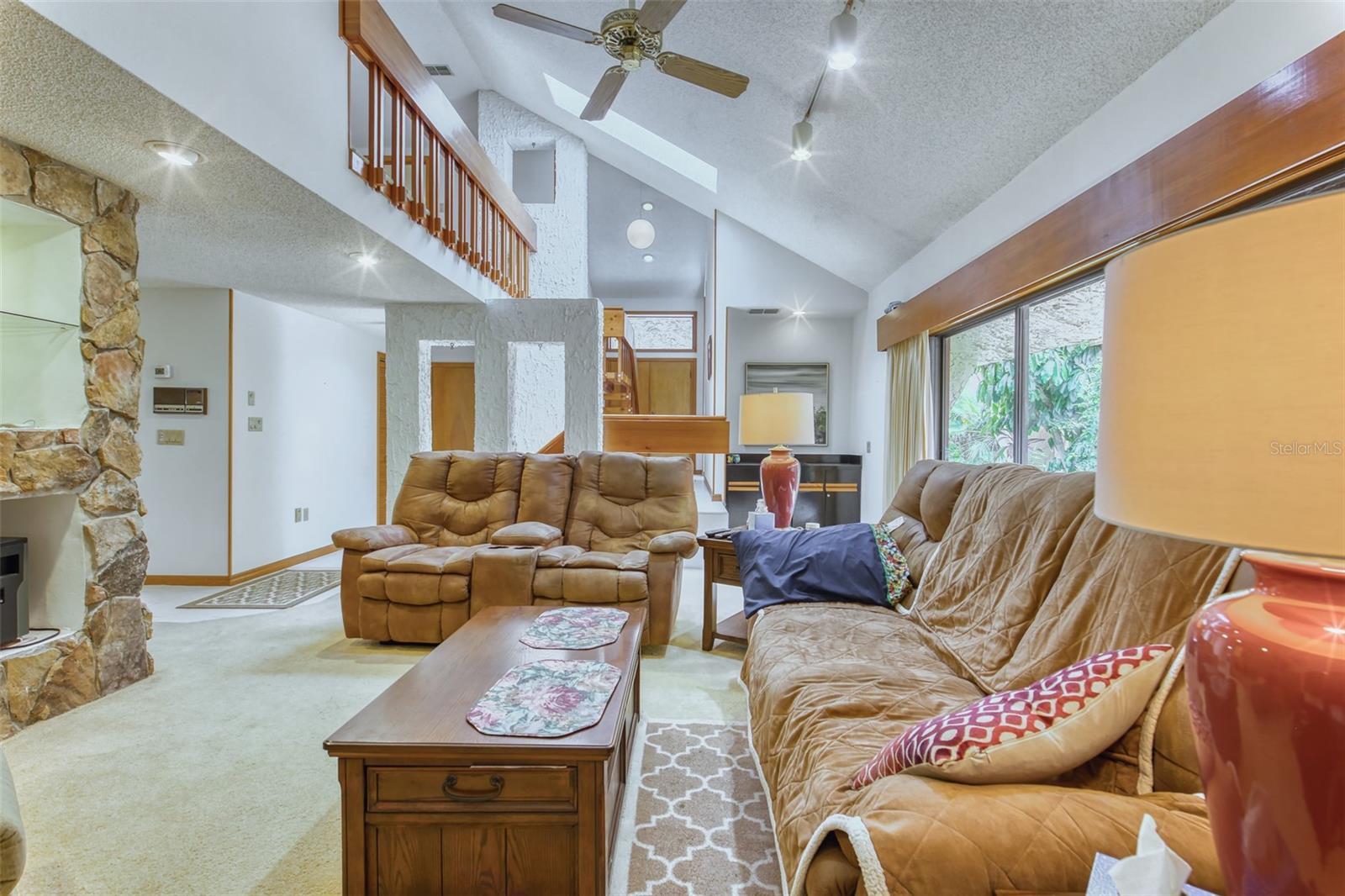 Image 14 of 73 For 11 Casarena Court