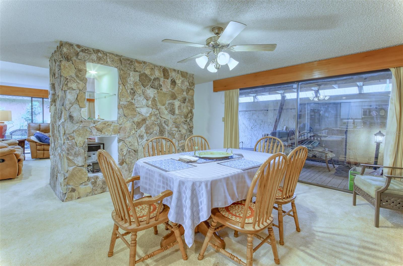 Image 20 of 73 For 11 Casarena Court