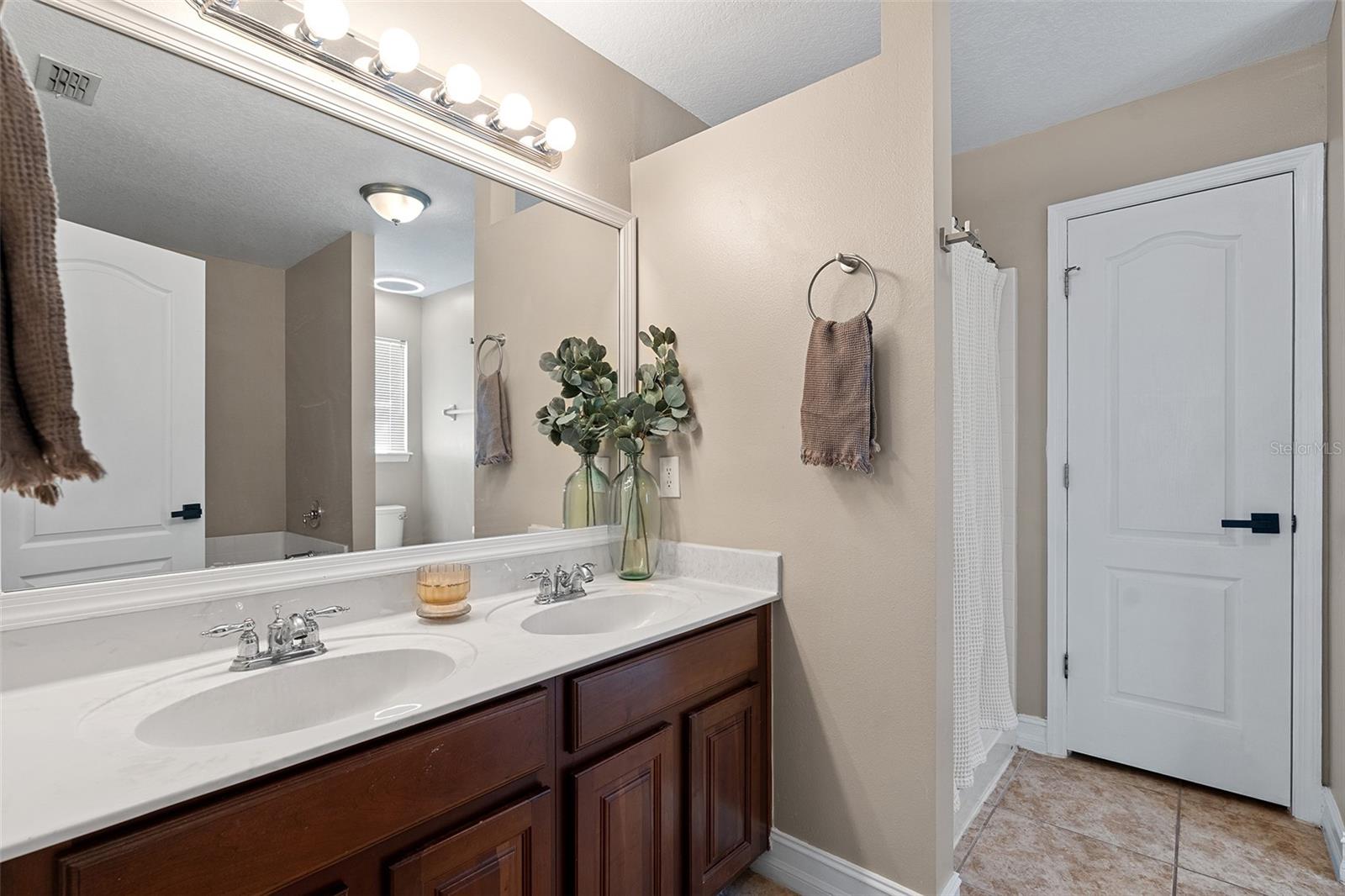 Image 16 of 59 For 6932 Beargrass Road
