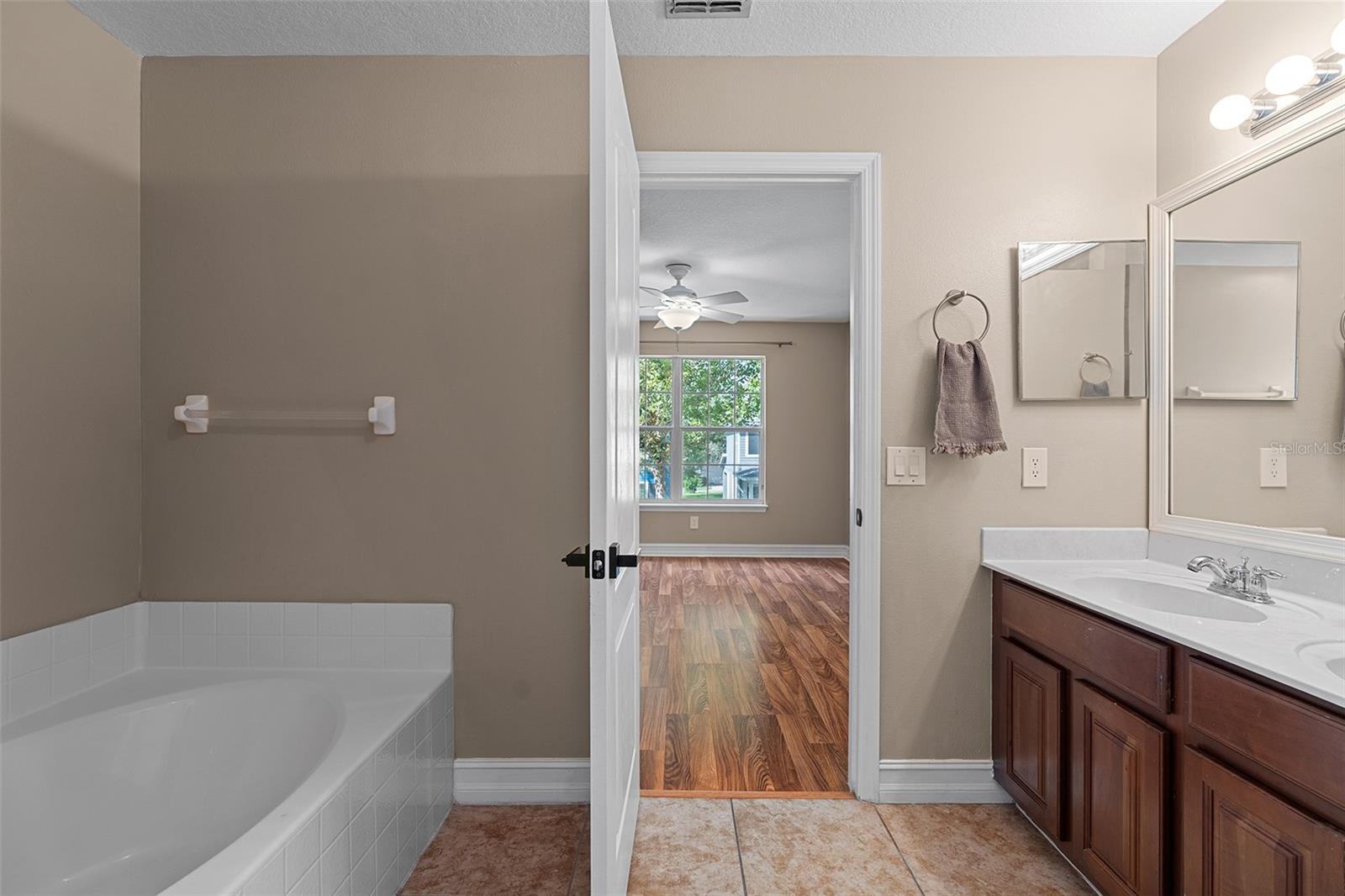 Image 17 of 59 For 6932 Beargrass Road
