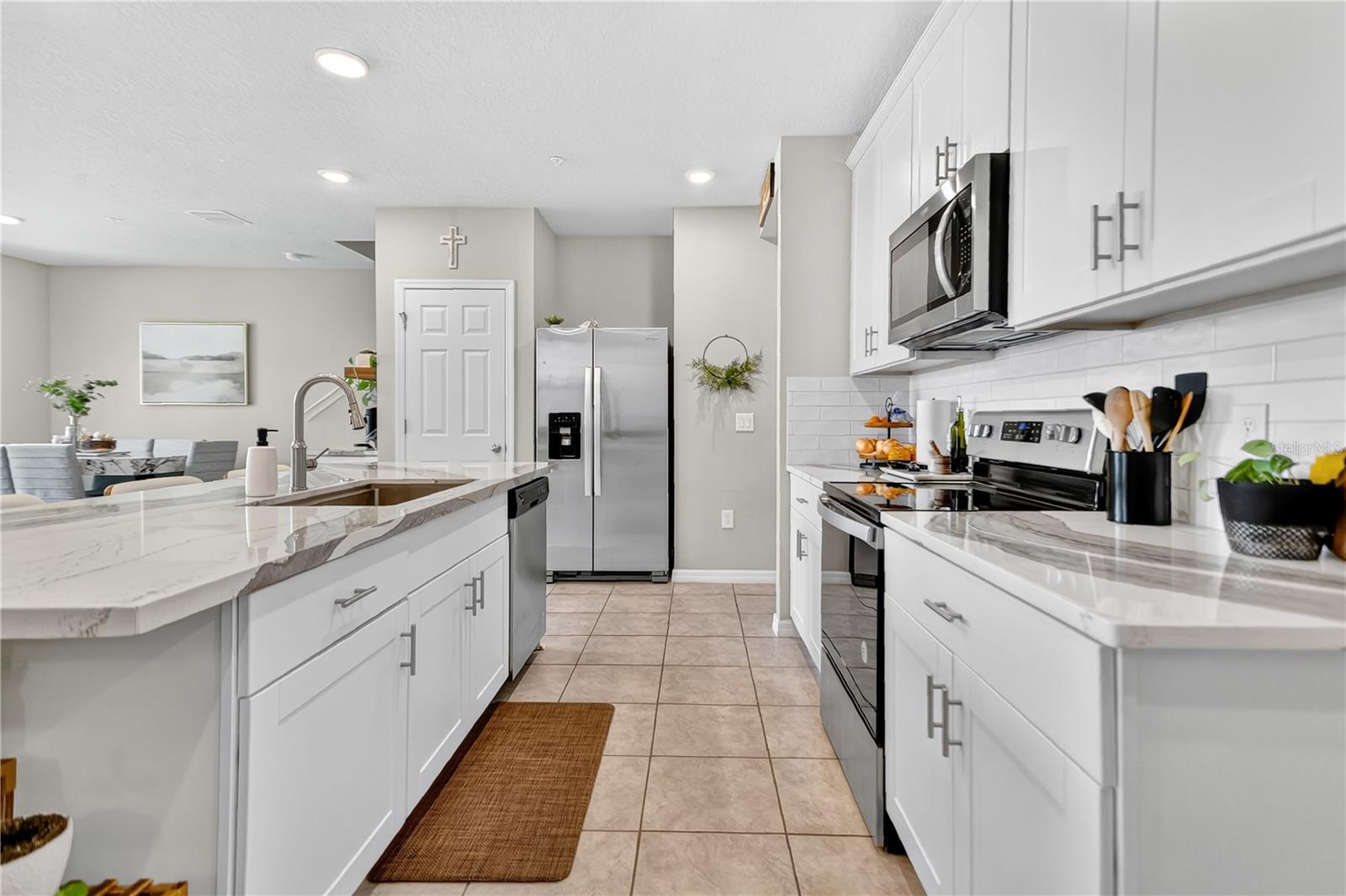 Image 7 of 33 For 2561 Red Spruce Way