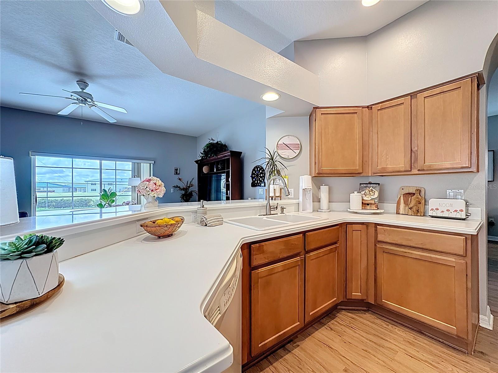 Image 11 of 53 For 526 Henley Circle