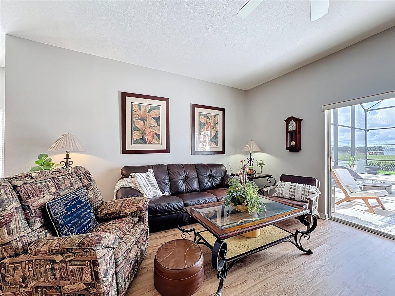 Image 18 of 53 For 526 Henley Circle