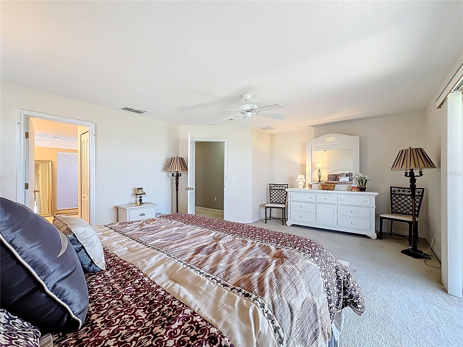 Image 19 of 53 For 526 Henley Circle