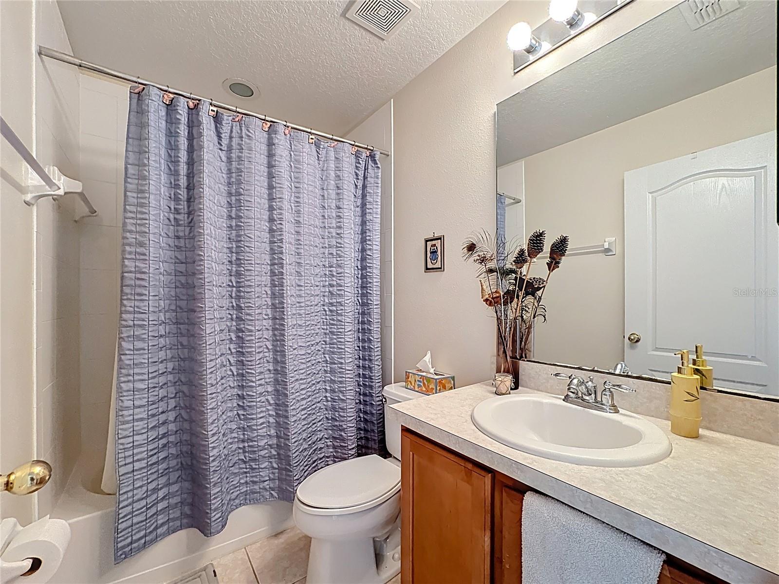Image 36 of 53 For 526 Henley Circle