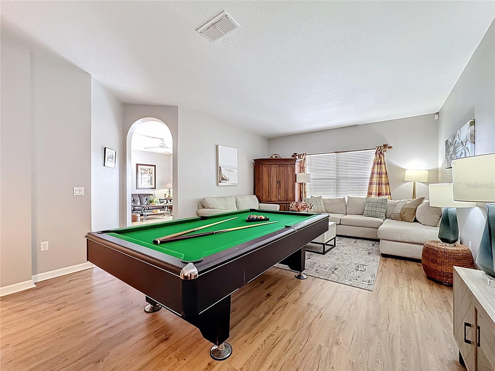 Image 6 of 53 For 526 Henley Circle