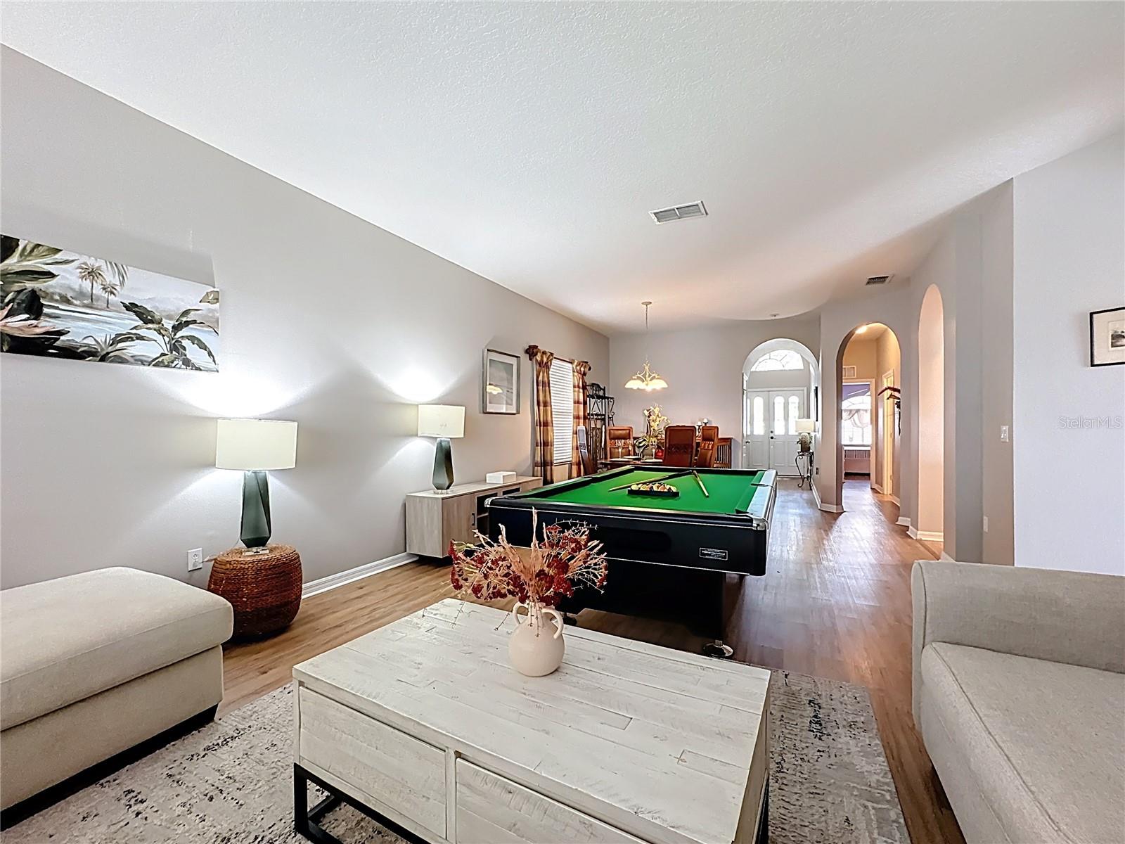 Image 7 of 53 For 526 Henley Circle