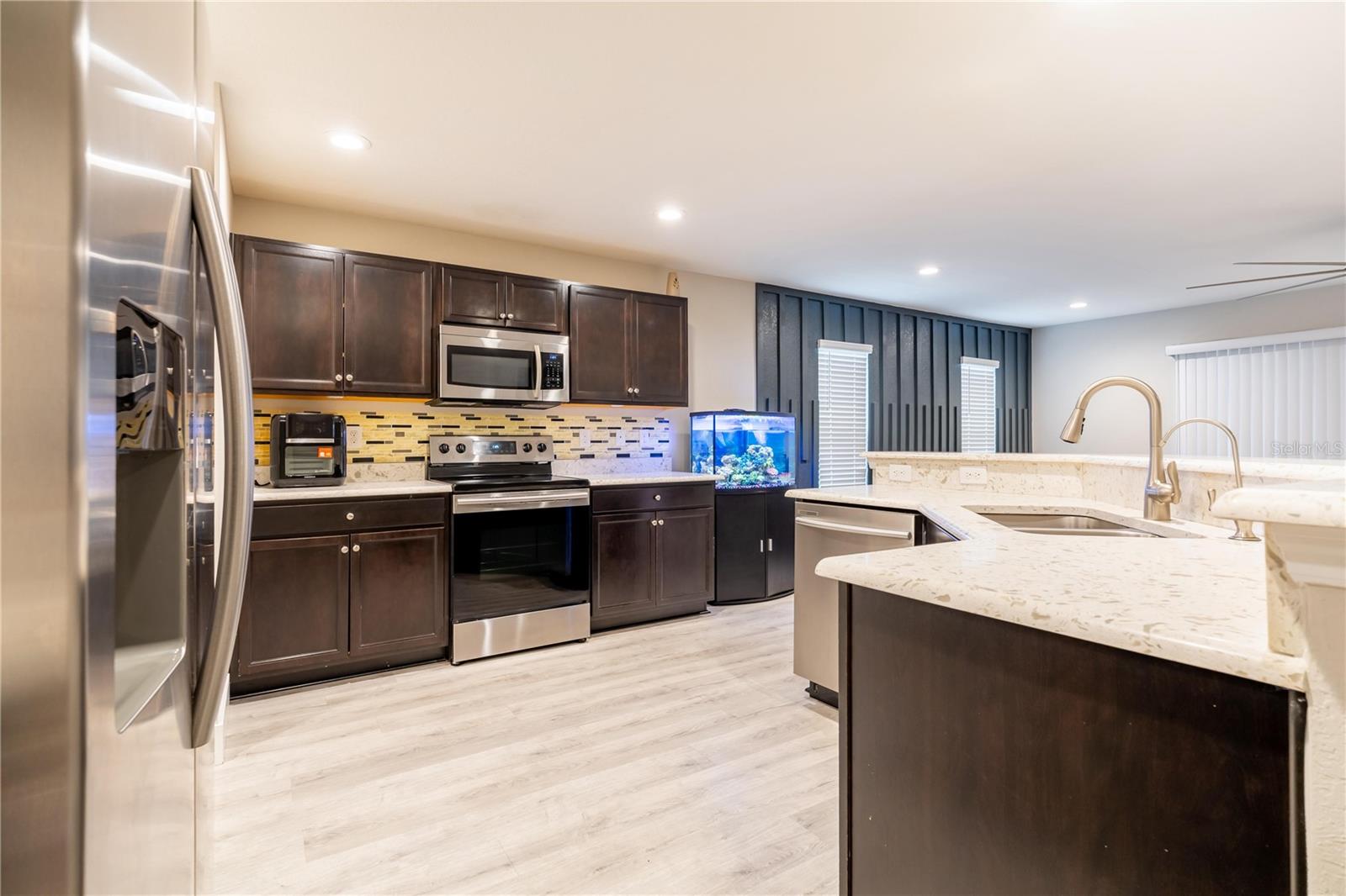 Image 16 of 19 For 2942 Fieldwood Circle