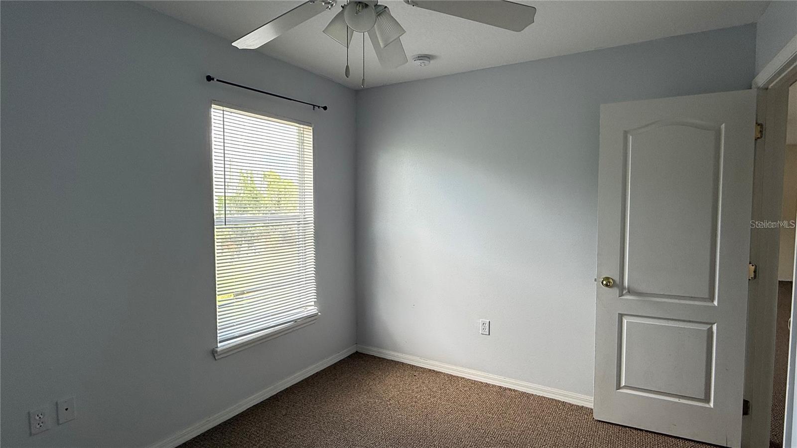 Image 15 of 30 For 979 Hacienda Circle