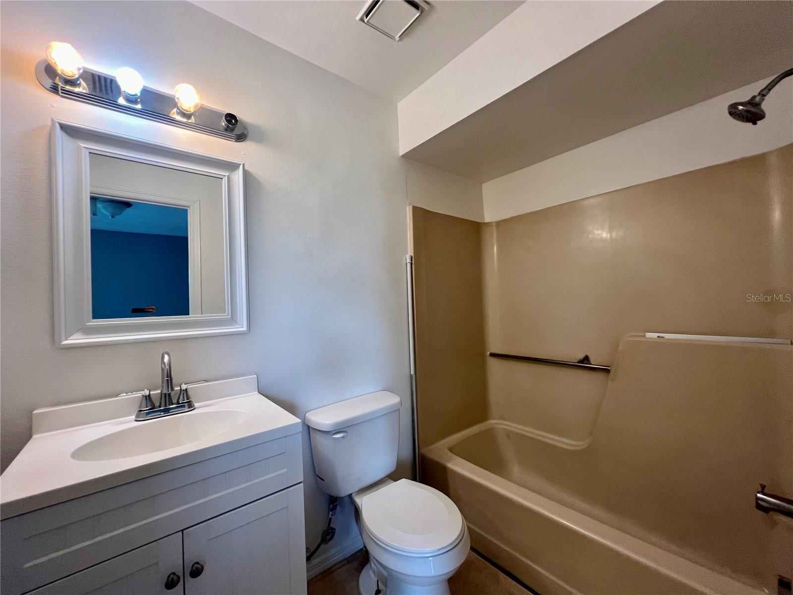 Image 7 of 10 For 624 Royalty Court A