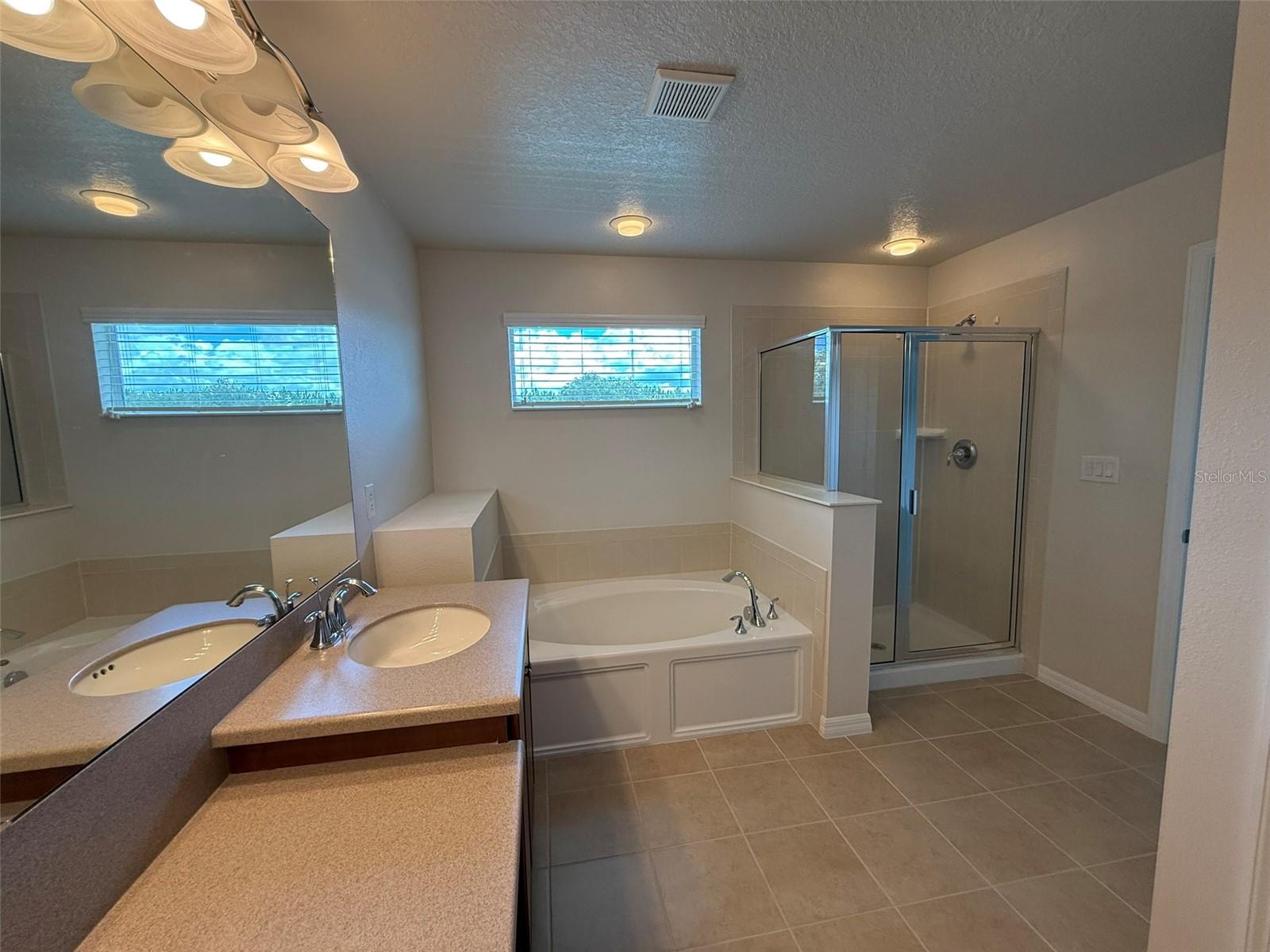 Image 63 of 99 For 2821 Cypress Bowl Road