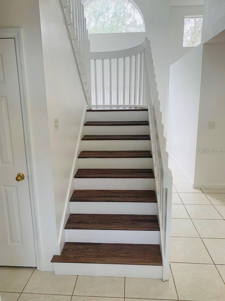 Image 5 of 9 For 594 Oak Branch Circle