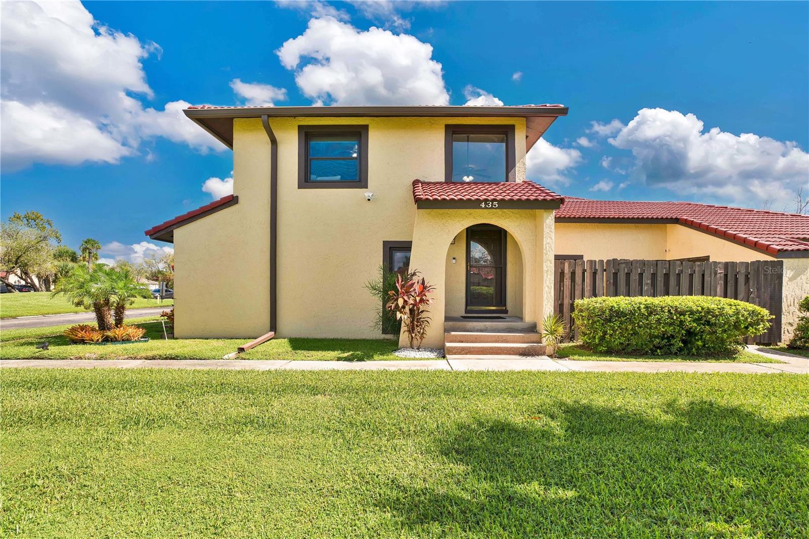 Image 2 of 36 For 435 Hunter Circle