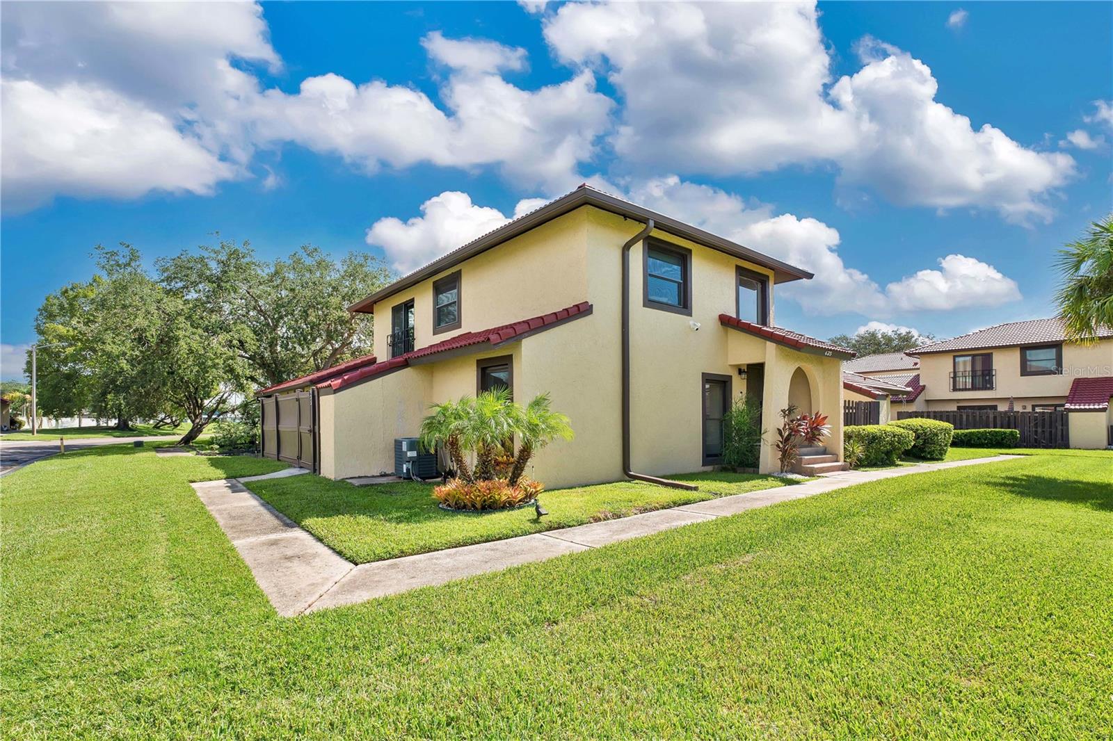 Image 3 of 36 For 435 Hunter Circle