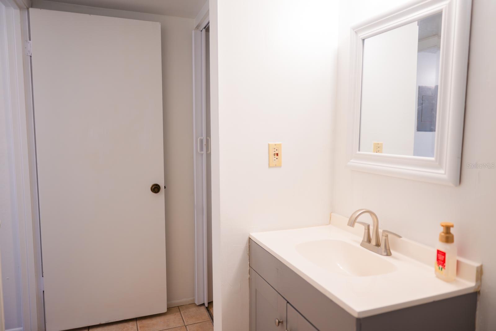 Image 24 of 31 For 1902 Honour Road 23