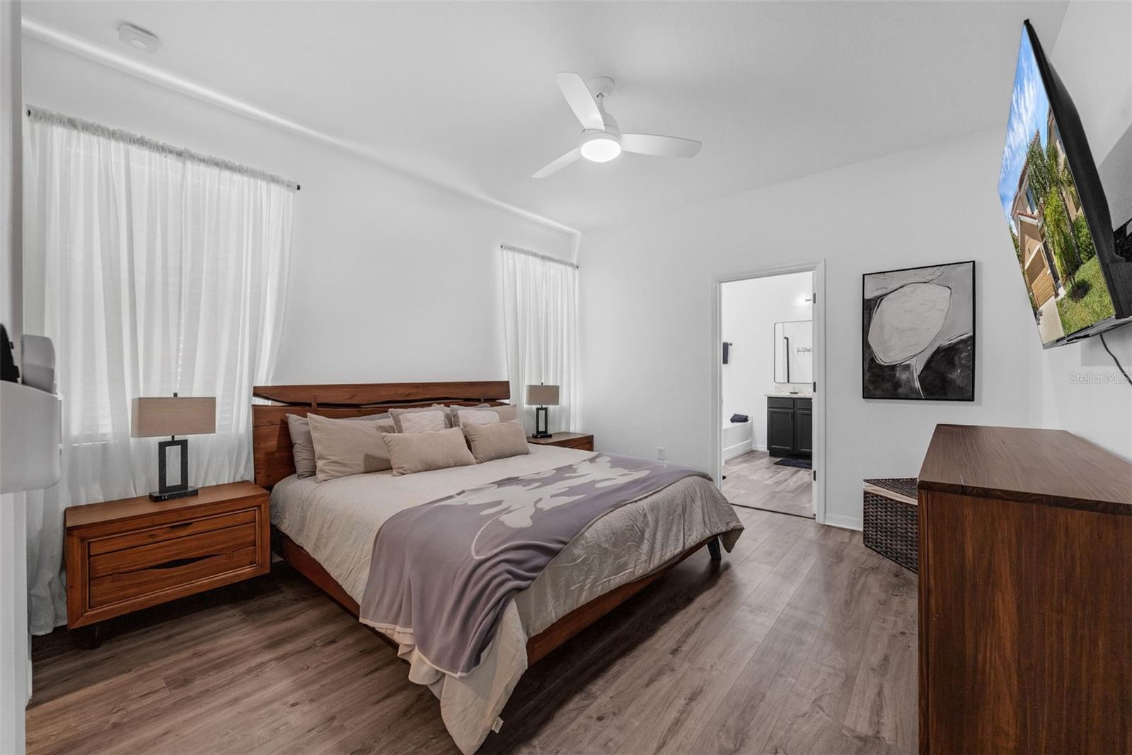 Image 16 of 55 For 5269 Oakbourne Avenue